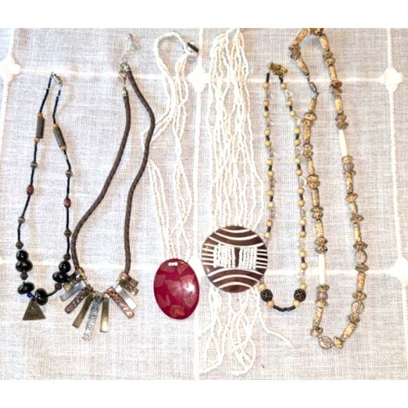 Lot of 6 Boho Beaded Necklaces Various Lengths Seed Bead Glass Faux Shell Metal - Picture 1 of 8